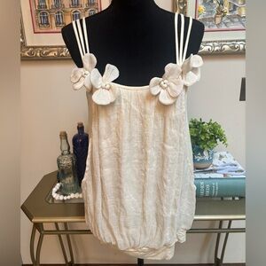 ANTHROPOLOGIE RYU CREAM SPAGHETTI STRAP FLORAL   APPLIQUÉ CAMISOLE TOP SZ M